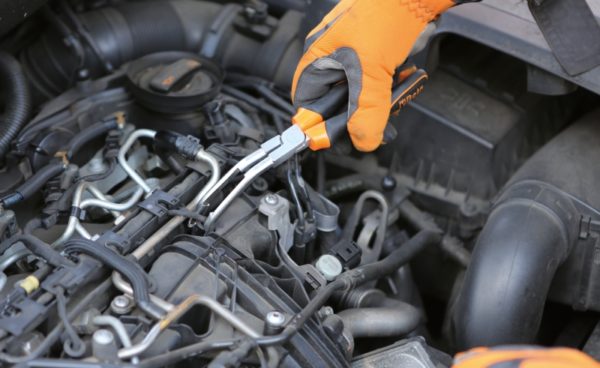Curved long nose pliers for removing glow plug caps - Image 2