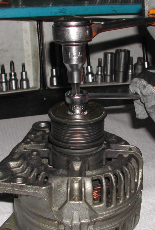 Alternator pulley free wheel wrench - Image 2