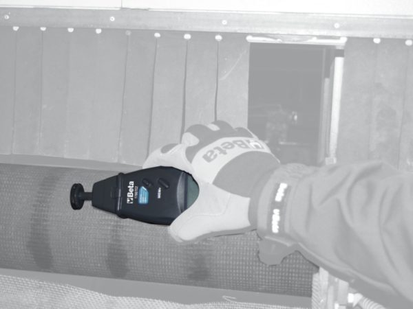 Combination contact/non-contact digital tachometer - Image 2
