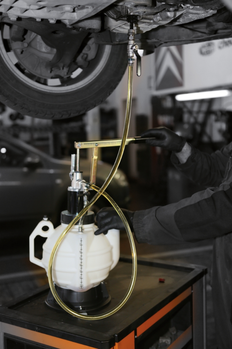 Oil filler tool for manual and automatic gearboxes and differentials - Image 2