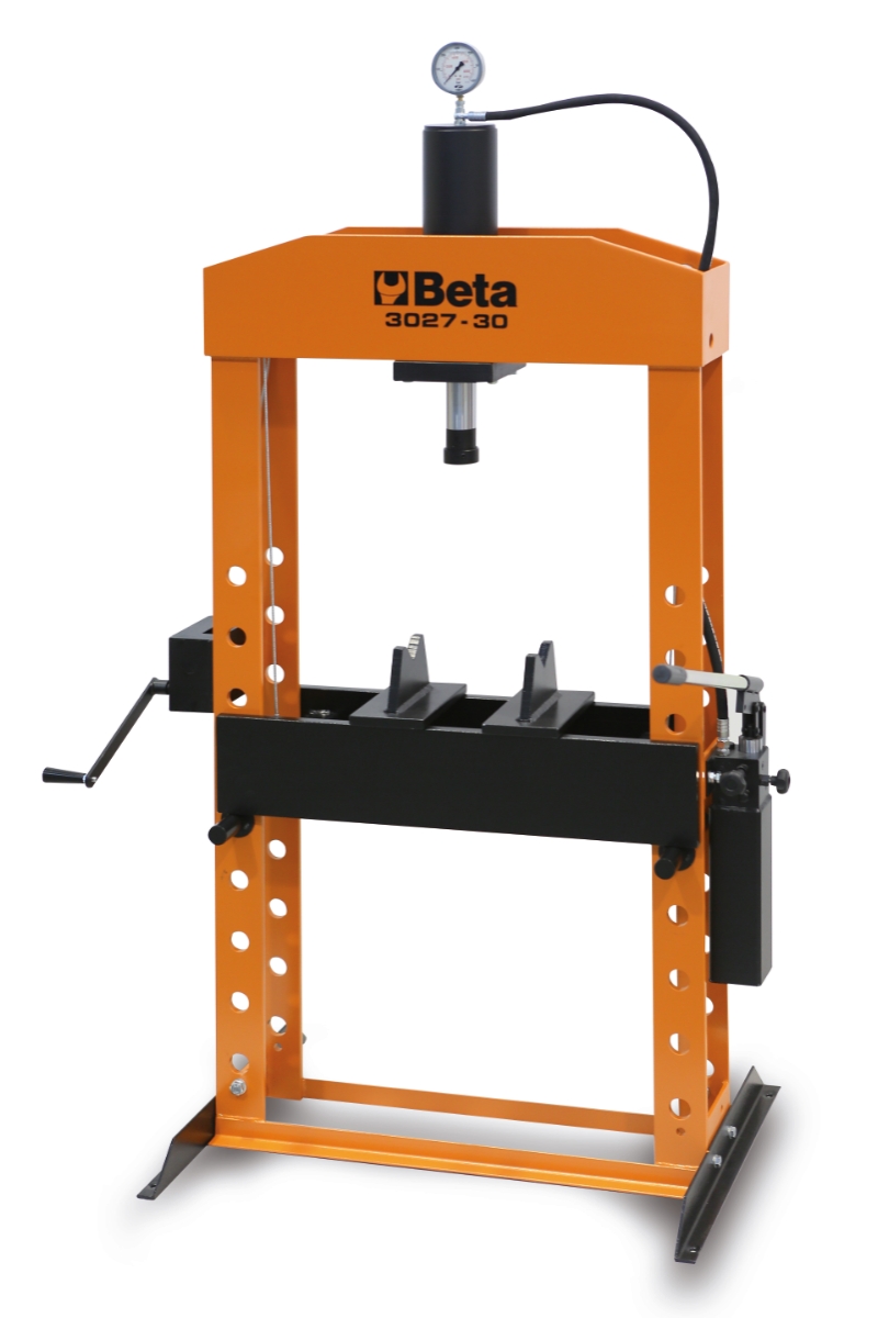 Hydraulic press with moving piston and hoist category image