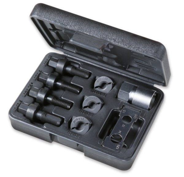 Tool assortment for repairing male and female threads, wheel fixing screws