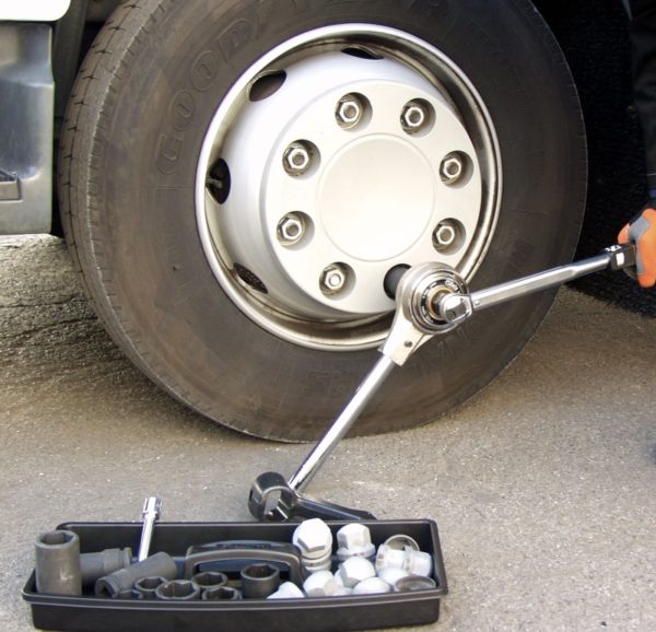 Torque multiplier for right-hand and left-hand tightening, and accessories, ratio 5:1, in plastic case - Image 4