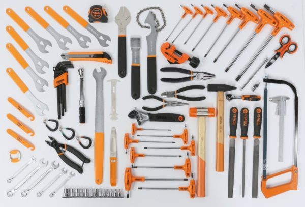Assortment of 90 tools
