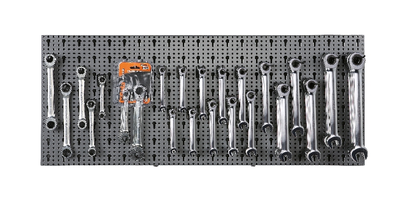 Assortment of 65 tools, with hooks without panel category image