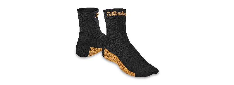 Maxi sneaker socks with breathable texture inserts category image