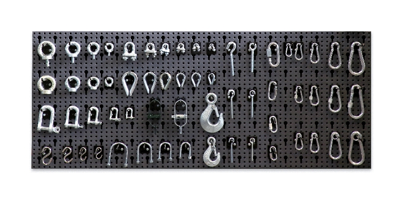 Assortment of 1862 wire rope accessories, with hooks without panel category image