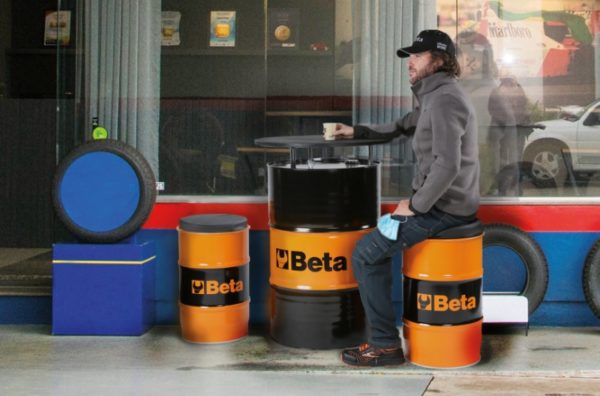 Drum table with two seats - Image 2