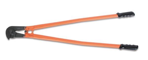 Flat hat bolt cutter for rod irons, bolts and electrowelded mesh for concrete reinforcement